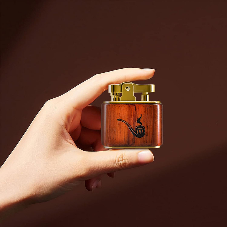 فندک بنزینی هانست مدل Vintage Trench با بدنه مسی و چوب صندل – کلاسیک، لوکس و ضد باد