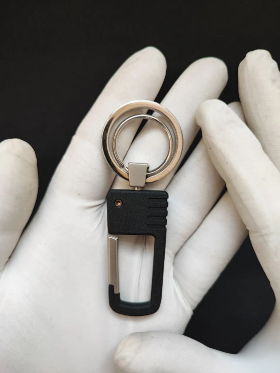 جا کلیدی هانست (honest) قلاب فلزی مشکی