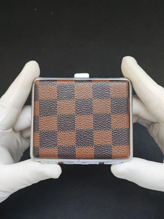 جاسیگاری چرمی Guipai با طرح چهارخانه LV