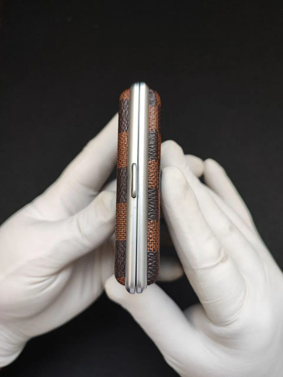 جاسیگاری چرمی Guipai با طرح چهارخانه LV