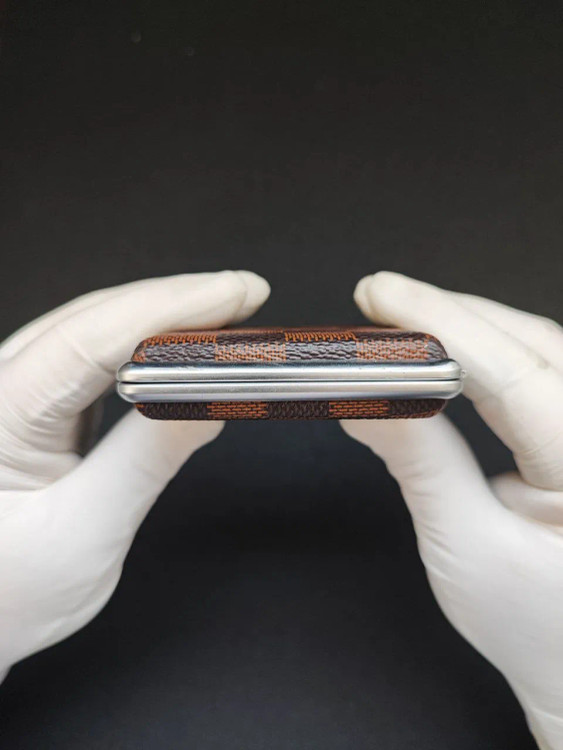 جاسیگاری چرمی Guipai با طرح چهارخانه LV