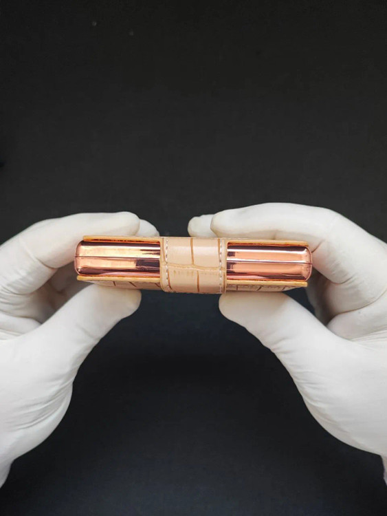 جاسیگاری چرمی Guipai رنگ کرم طرح چهارخانه – کد TH02