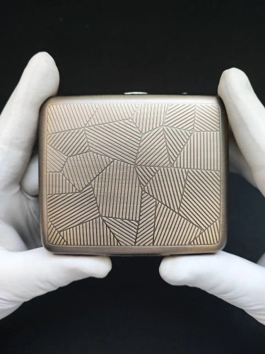 جاسیگاری گوپای (guipai) بدنه برنجی طرح ذوزنقه