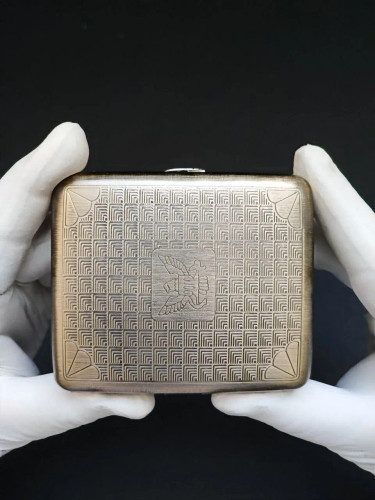 قوطی سیگار گوپای (guipai) بدنه یرنجی طرح عقاب