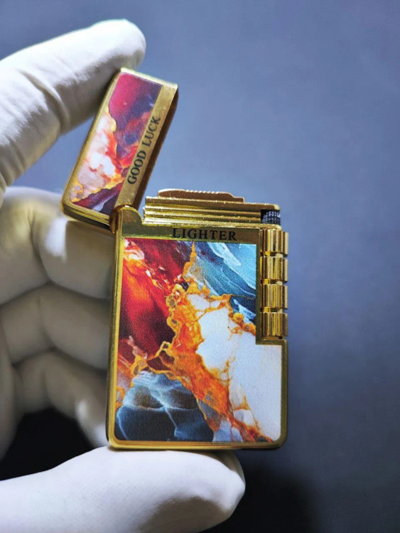 فندک گازی بغلزن لایتر(lighter) طرح آبرنگی کد 02