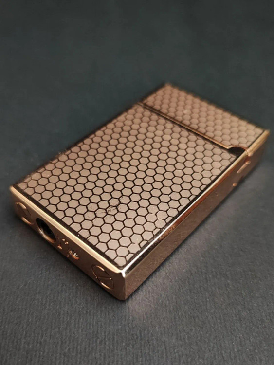 فندک بغل زن گازی برند لایتر (lighter) مدل ابر و بادی کد09