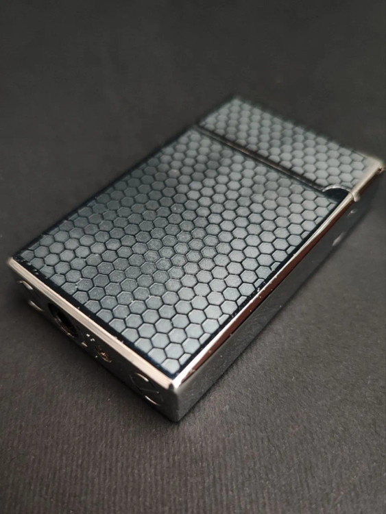 فندک بغل زن گازی برند لایتر (lighter) مدل ابر و بادی کد09