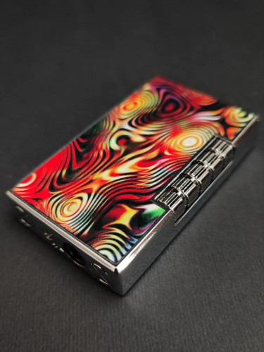 فندک بغل زن برند لایتر (lighter) ابر باد رنگ قرمز