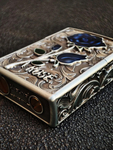 فندک بنزینی زینگ لینگ طرح بدنه فلزی طرح رز برجسته