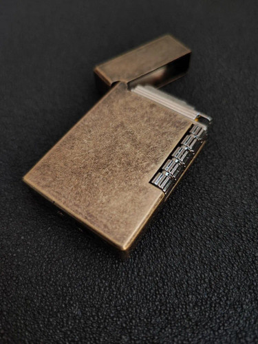 فندک بغل زن برند لایتر طرح کلاسیک