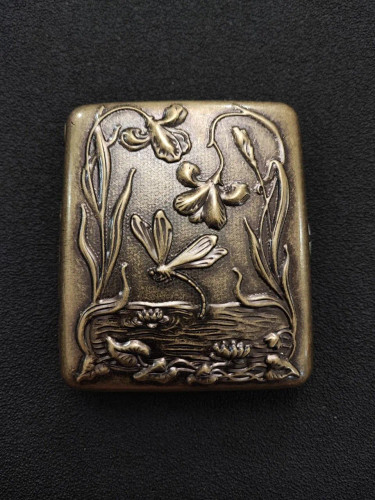 جا سیگاری گوپای بدنه برنجی طرح برجسته گل