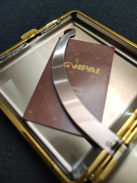 جای سیگار چرمی برند گوپای (Guipai) طرح چهار خانه