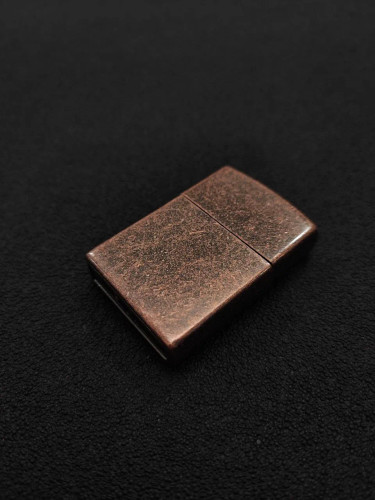 فندک گازی برند لایتر بدنه فلزی با رنگ مات خش