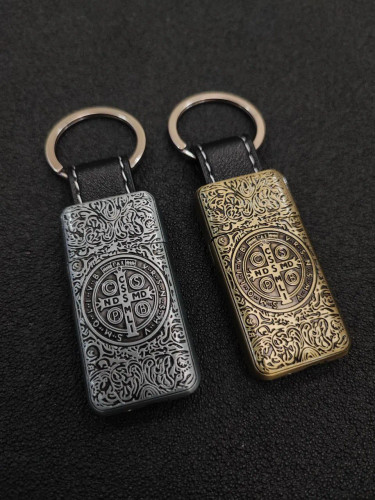 فندک گازی برند لایتر طرح کنستانتین با حلقه جاکلیدی