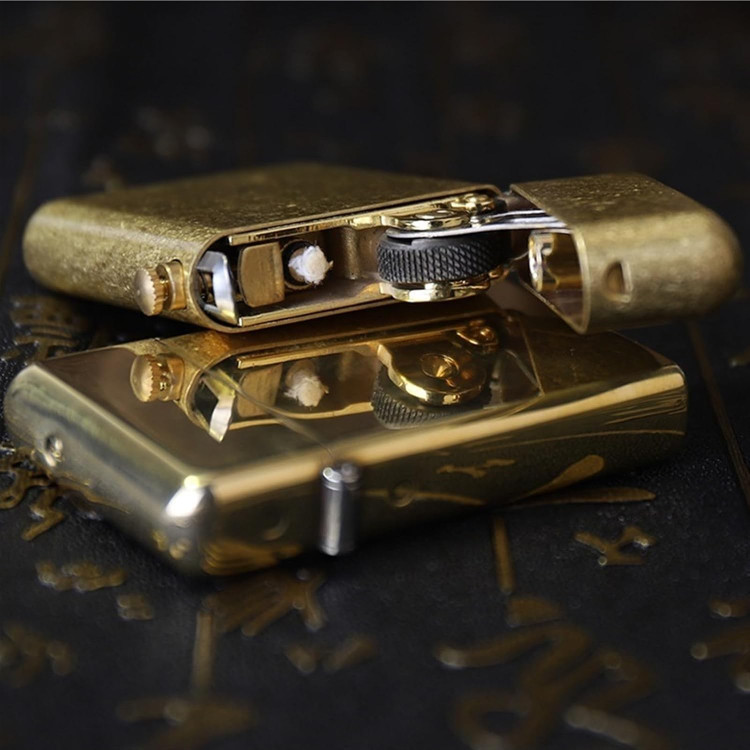 فندک بنزینی زرو پرمیوم دیزاین رنگ طلایی مات اورجینال