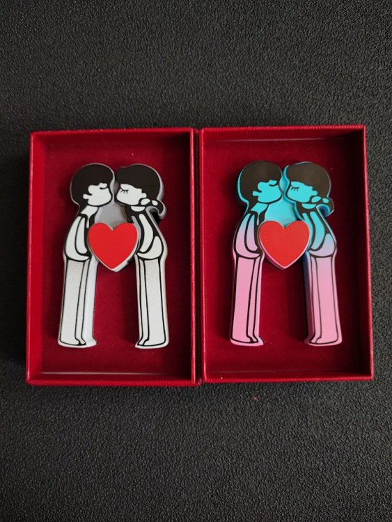 فندک فانتزی گازی برند لایتر طرح love is