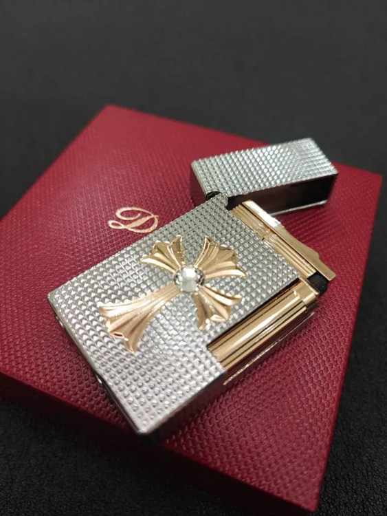 فندک دروی لاین یک بدنه مشبک طرح صلیب نگین دار