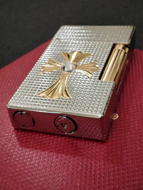 فندک دروی لاین یک بدنه مشبک طرح صلیب نگین دار