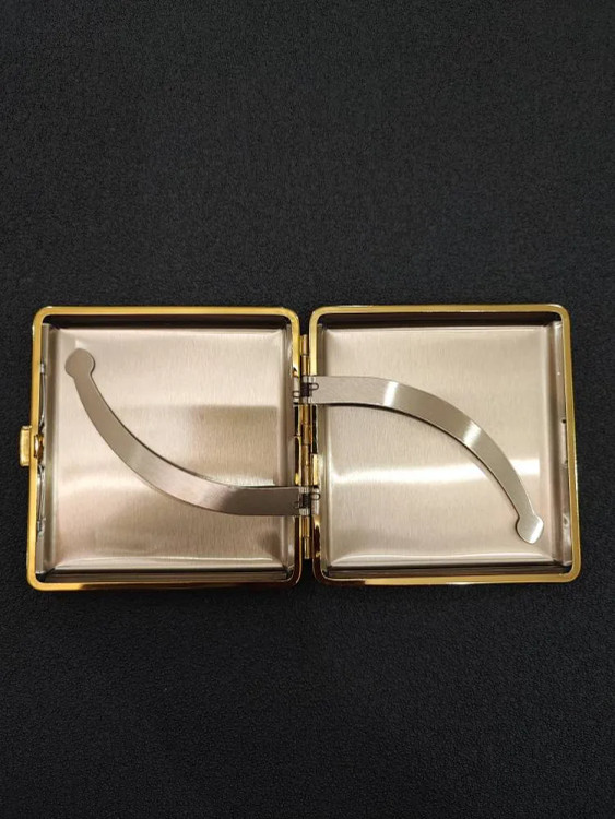 جای سیگار برند گوپای بدنه چرمی جارخانه مشکی