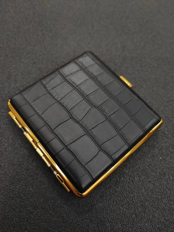 جای سیگار برند گوپای بدنه چرمی جارخانه مشکی