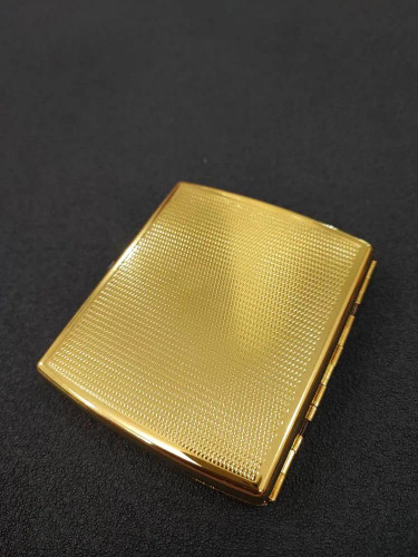 جای سیگار برند روپای بدنه فلزی رنگ طلایی براق