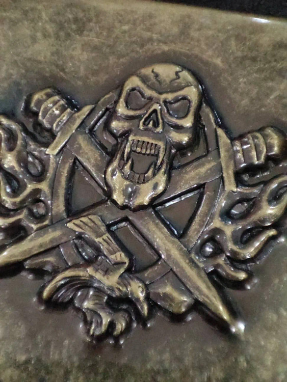 جای سیگار برند روپای بدنه برنجی طرح اسکالابونز (Skull and Bones)