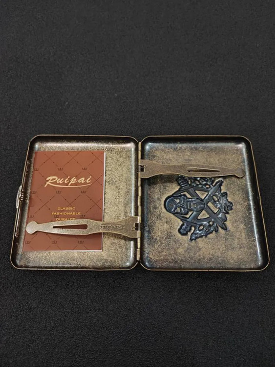 جای سیگار برند روپای بدنه برنجی طرح اسکالابونز (Skull and Bones)