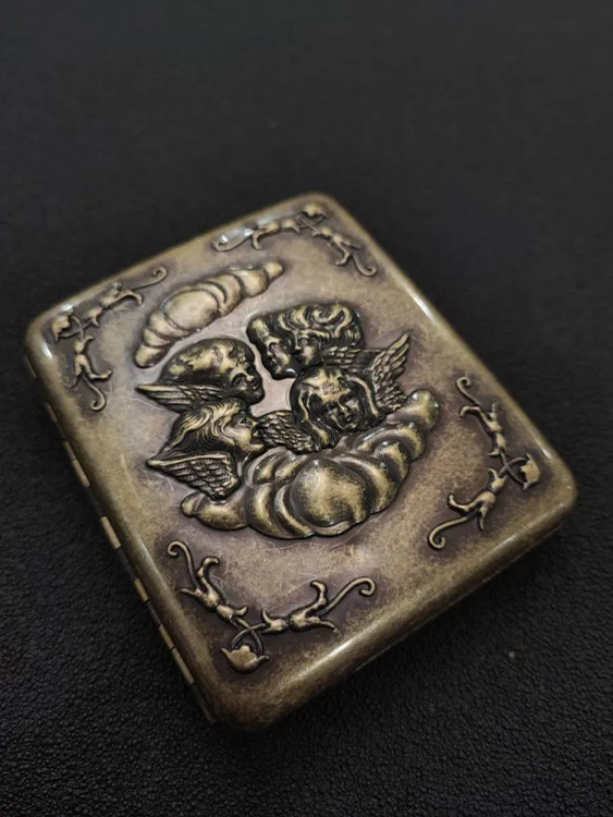 جای سیگار برند روپای بدنه برنجی طرح فرشتگان