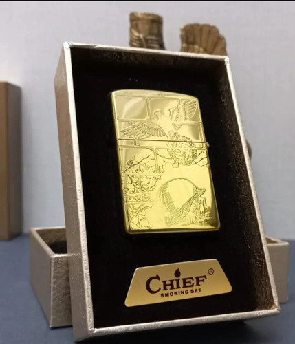 فندک بنزینی برند chief طرح world of war بدنه برنجی های پولیش