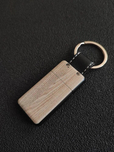 فندک گازی جاکلیدی برند لاتر طرح چوب با بند چرمی