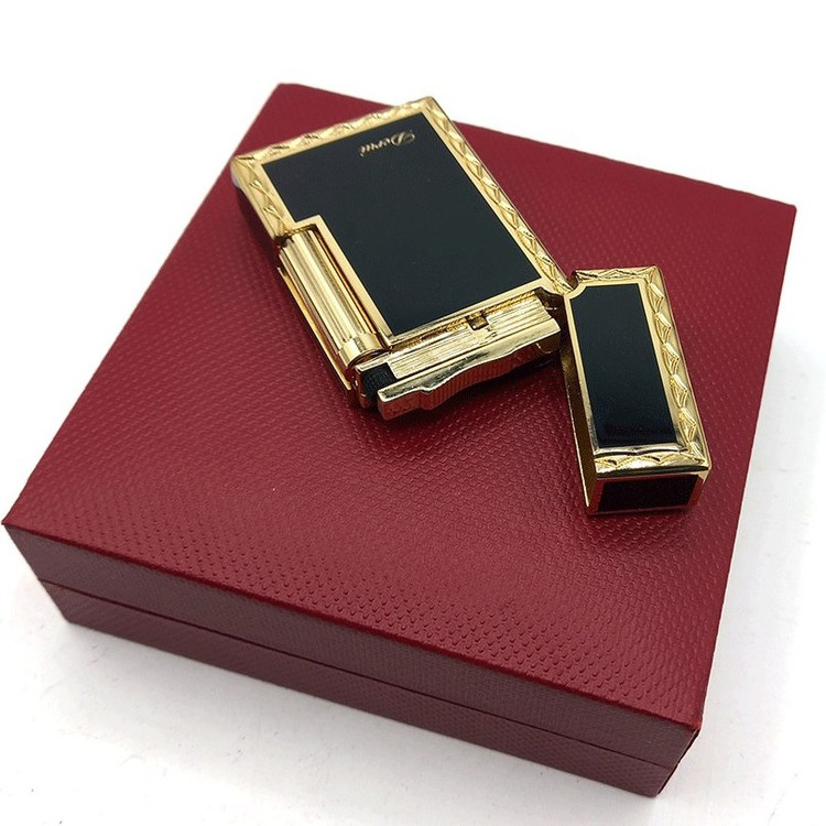 فندک گازی دروی (derui) بغل زن لاین1 مشکی با حاشیه طلایی