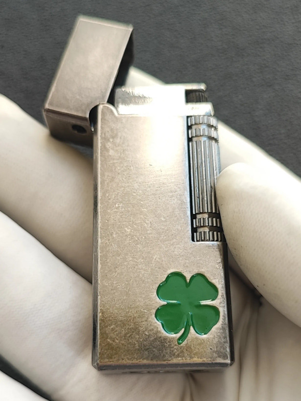 فندک گازی بغل زن برند lighter طرح چهار برگ