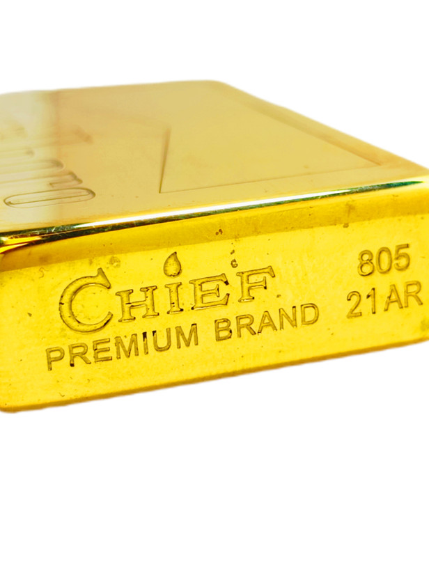فندک بنزینی برند chief بدنه برنجی طرح Marlboro