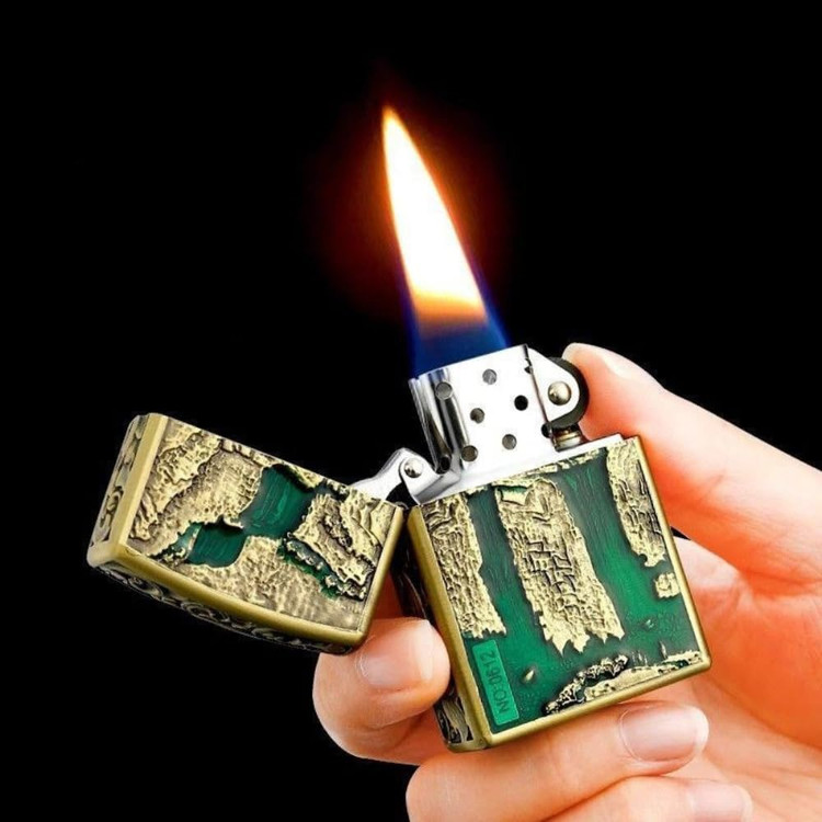 فندک بنزینی zorro بدنه برنجی دو طرفه اسموک کینگ طرح برجسته کوه و گل